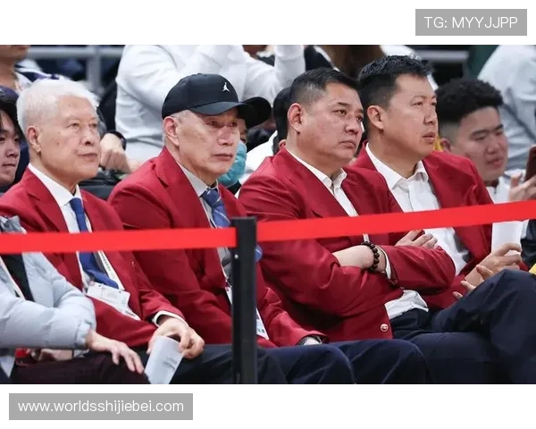 专业解说世预赛篮球直播带你深入分析比赛战术与关键球员表现提升观赛体验 专业解说世预赛篮球直播带你深入分析比赛战术与关键球员表现提升观赛体验